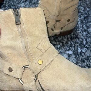 Western Chelsea boots in light tan suede, real leather